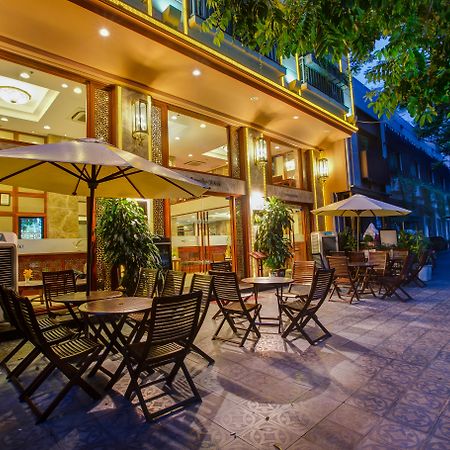 Conifer Boutique Hotel Hanoi Bagian luar foto