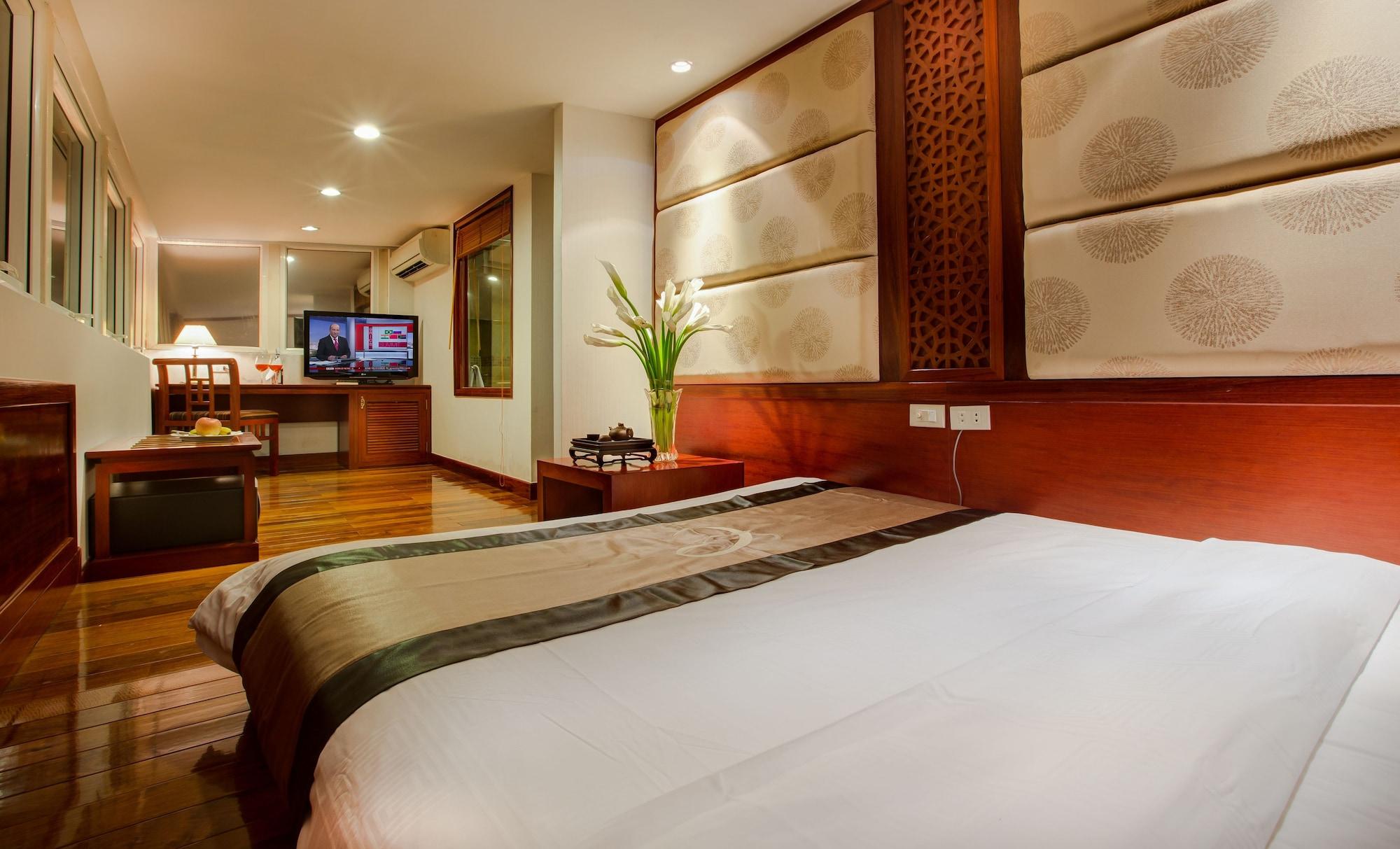 Conifer Boutique Hotel Hanoi Bagian luar foto