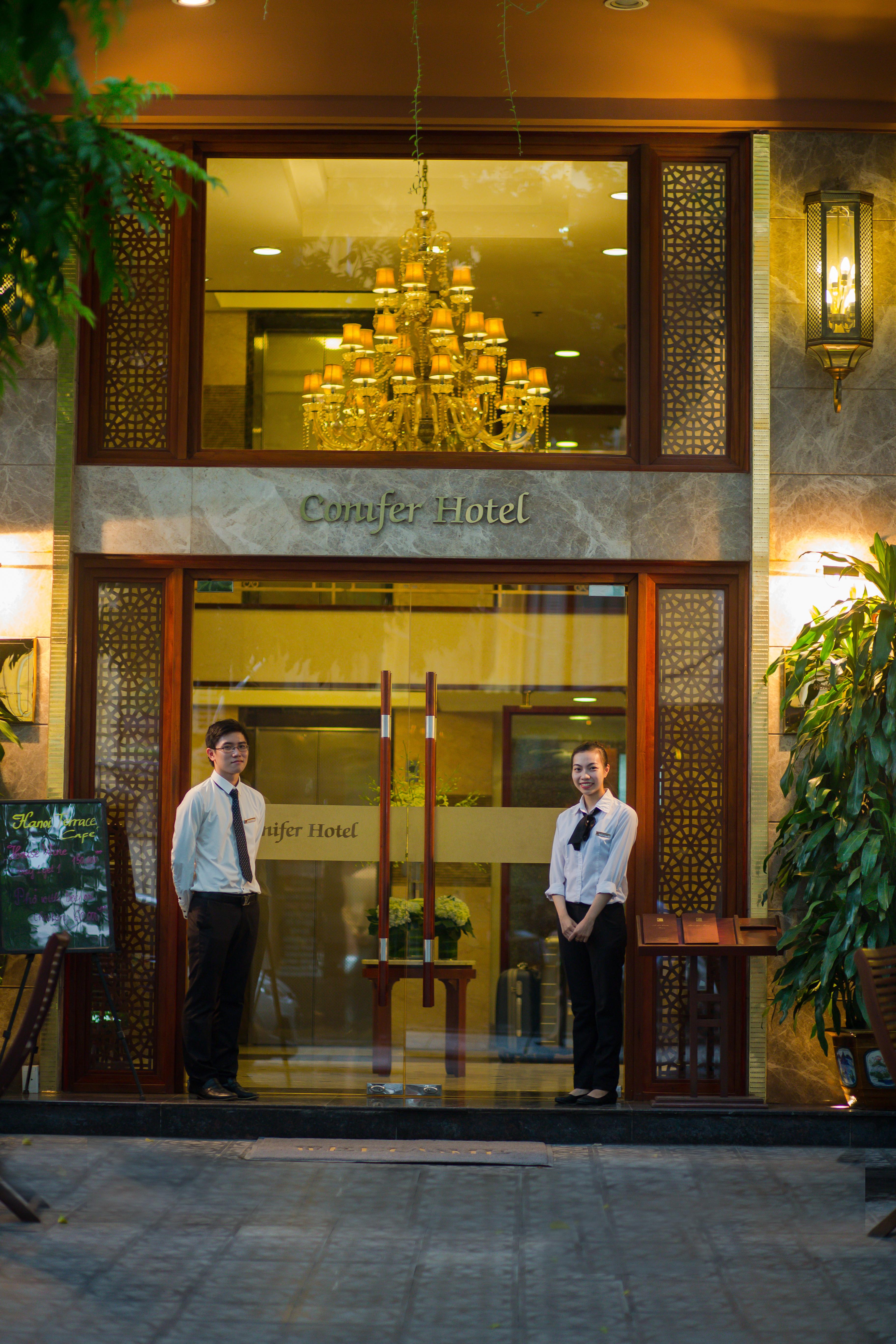 Conifer Boutique Hotel Hanoi Bagian luar foto