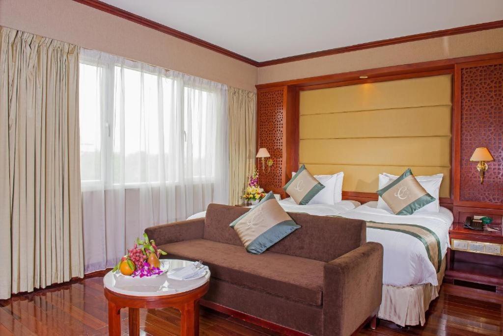 Conifer Boutique Hotel Hanoi Bagian luar foto