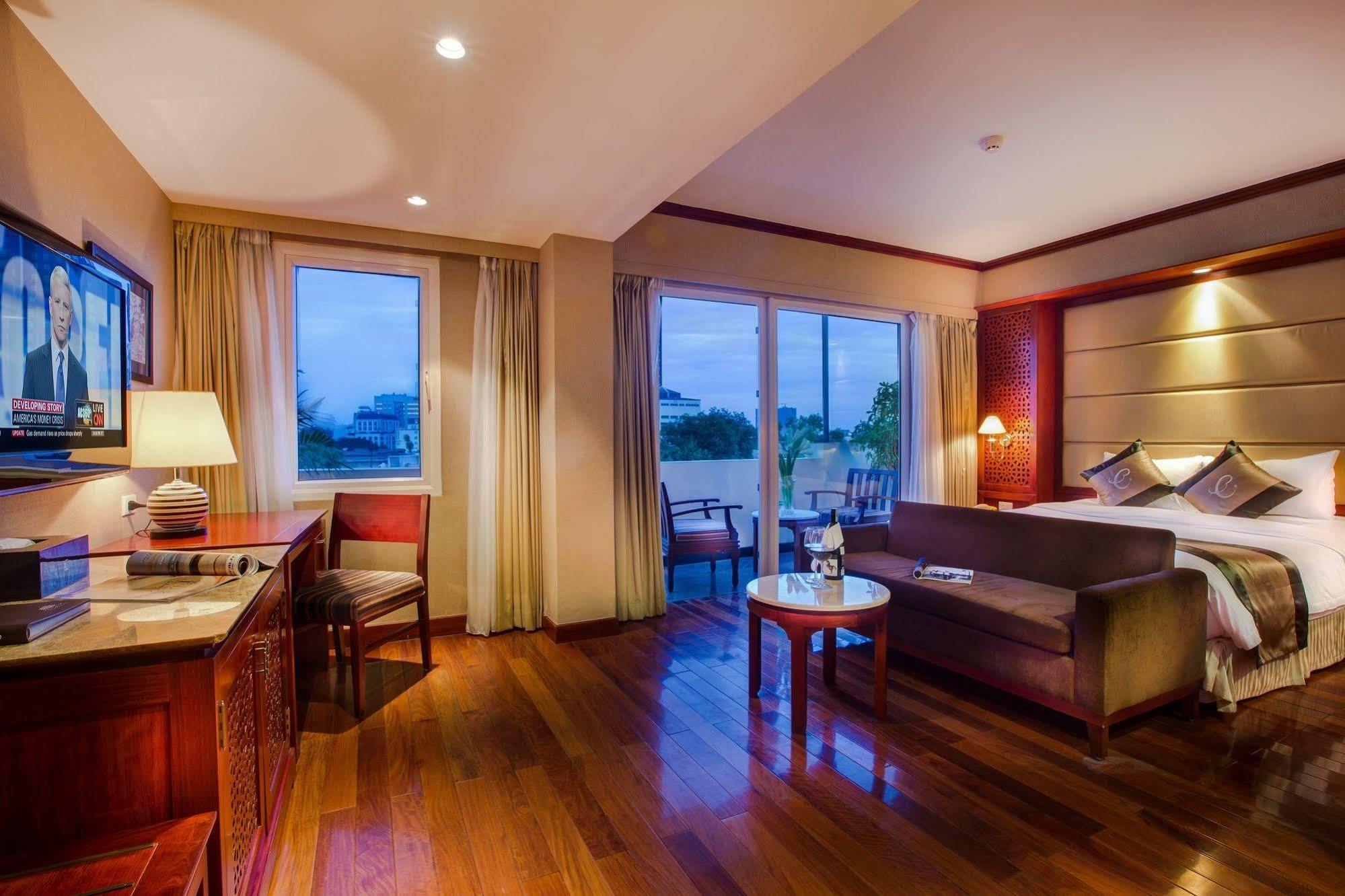 Conifer Boutique Hotel Hanoi Bagian luar foto